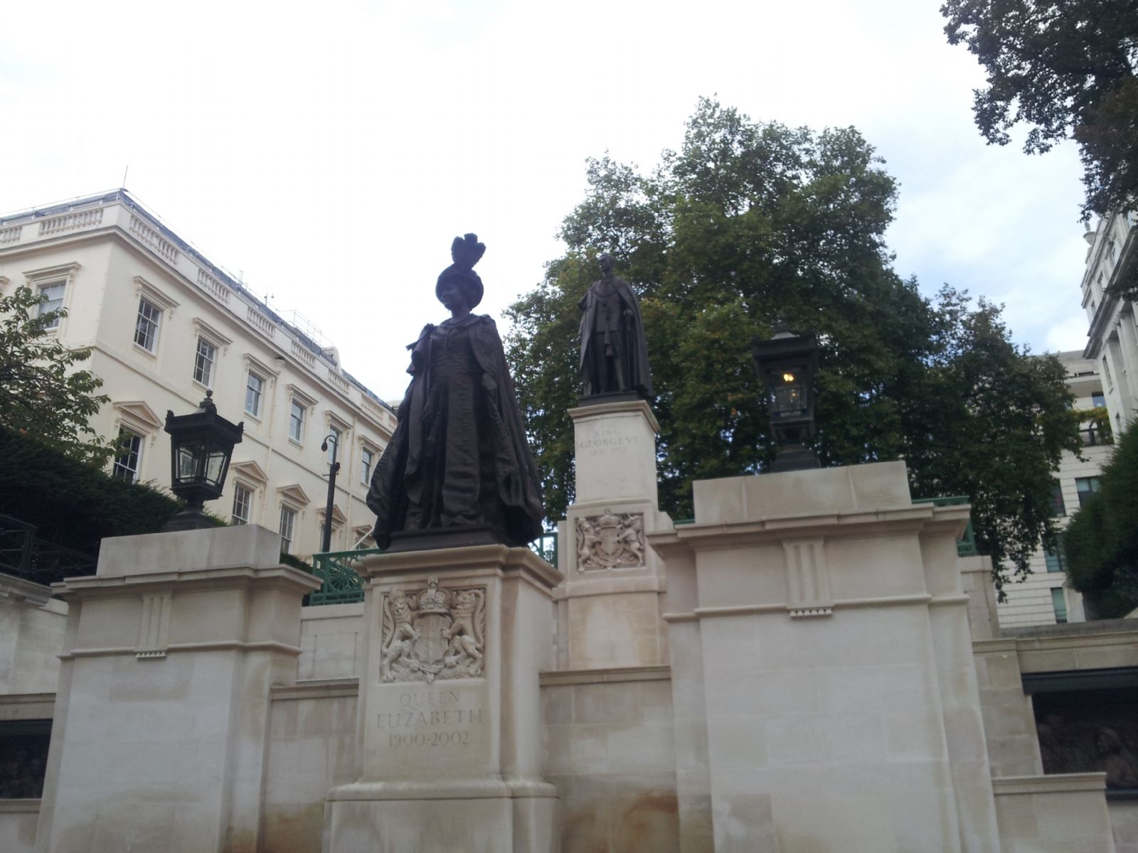 St JAMES'S PARK